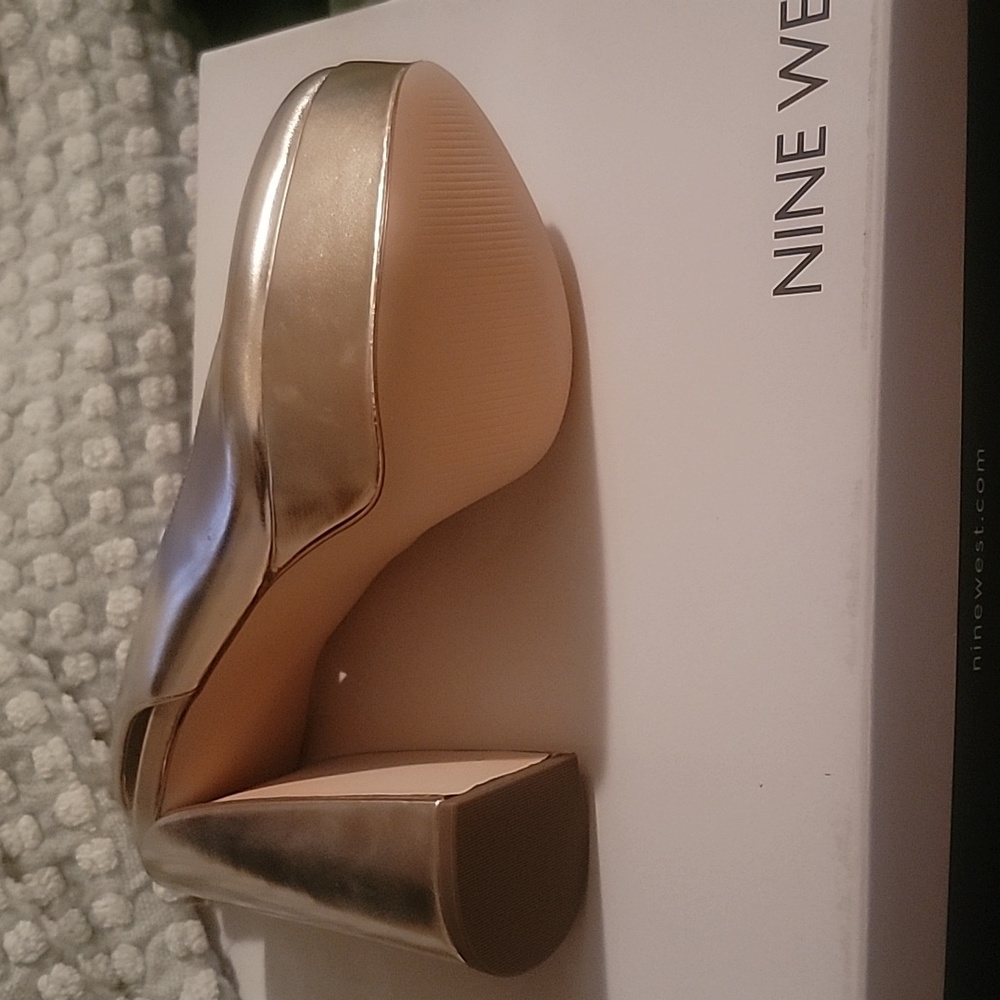 Heels - Picture 4 of 4